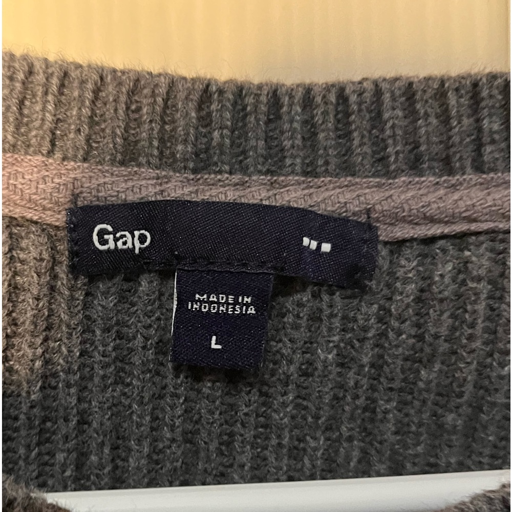 Gray gap sweater - Picture 2 of 3